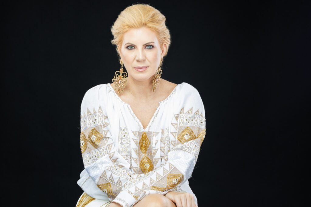 Flori de IE va defila în Cuba de Ziua Națională a României